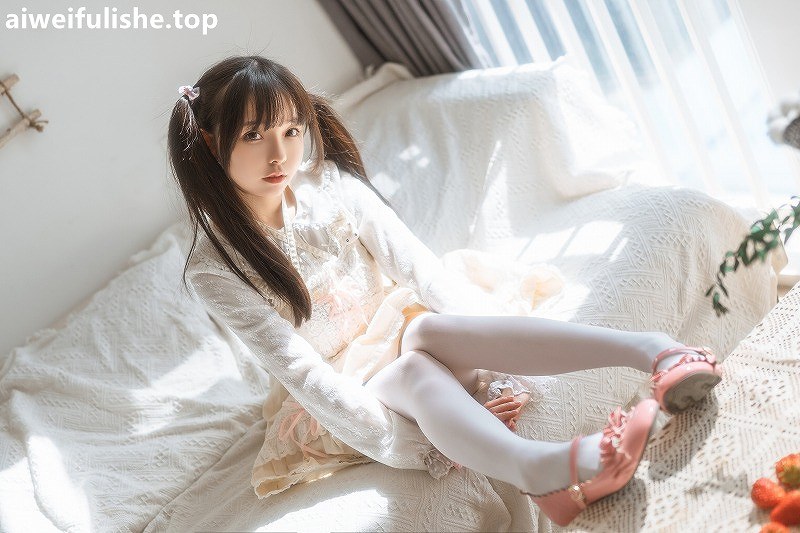 六味帝皇酱-小艺LOX洛丽塔[58P544M] 巨乳-第5张