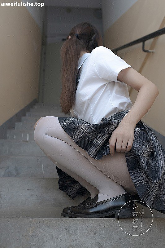 少女秩序-店长推荐03 楼道无内白丝[61p955M] JK制服-第4张