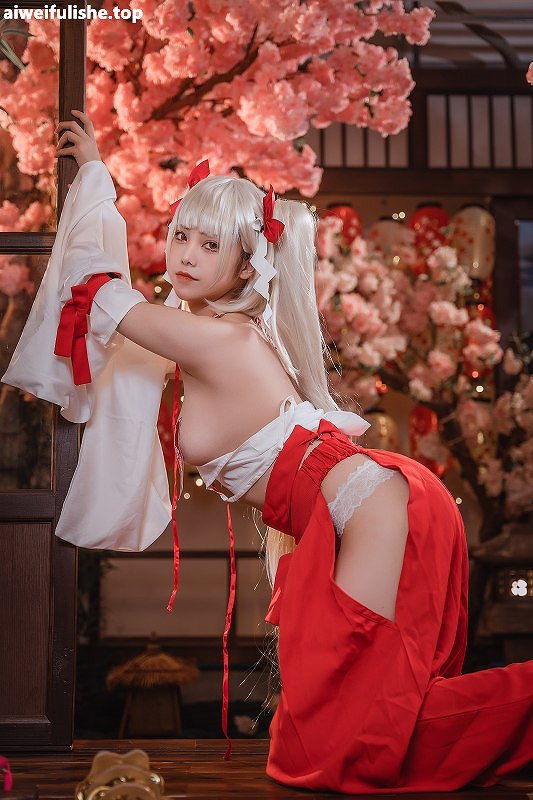 蜜汁猫裘-可畏巫女[50p4v2.28G] 巨乳-第5张