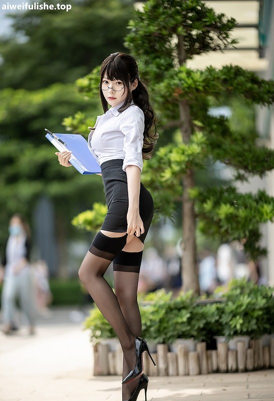 香草喵露露-丝袜西装诱惑[25p295M] OL制服-第3张