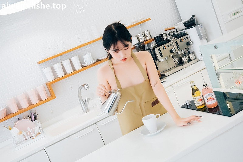 韩国美女Sonson [Loozy] Nude Apron[110p205M] 性感诱惑-第3张