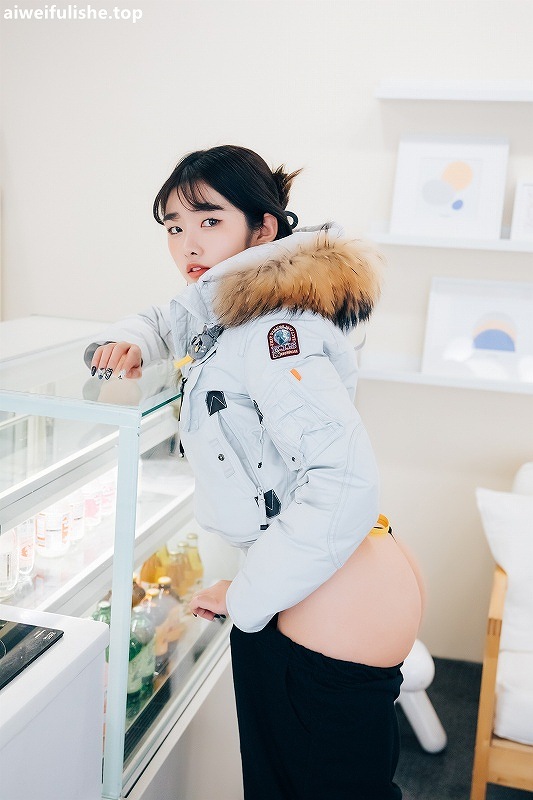 韩国美女Sonson [Loozy] Nude Apron[110p205M] 性感诱惑-第3张