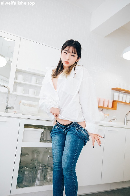 韩国美女Sonson [Loozy] Nude Apron[110p205M] 性感诱惑-第2张