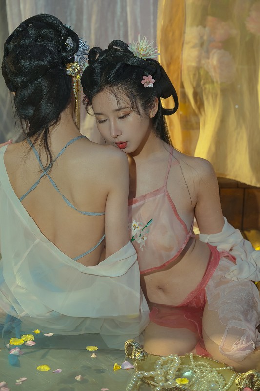 云溪溪-奶桃 水池 [42P1V-1.38GB] 巨乳-第3张