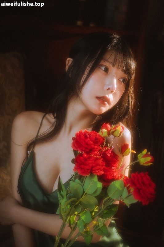 香草喵露露-杨枝甘露 绿色连衣裙 [45P1V-1.19GB] 性感诱惑-第4张