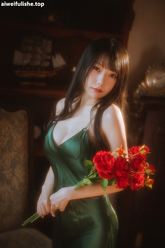 香草喵露露-杨枝甘露 绿色连衣裙 [45P1V-1.19GB] 性感诱惑-第3张