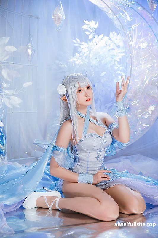 瓜希酱-爱蜜莉雅 水晶礼服 [28P-144MB] cosplay美女-第5张