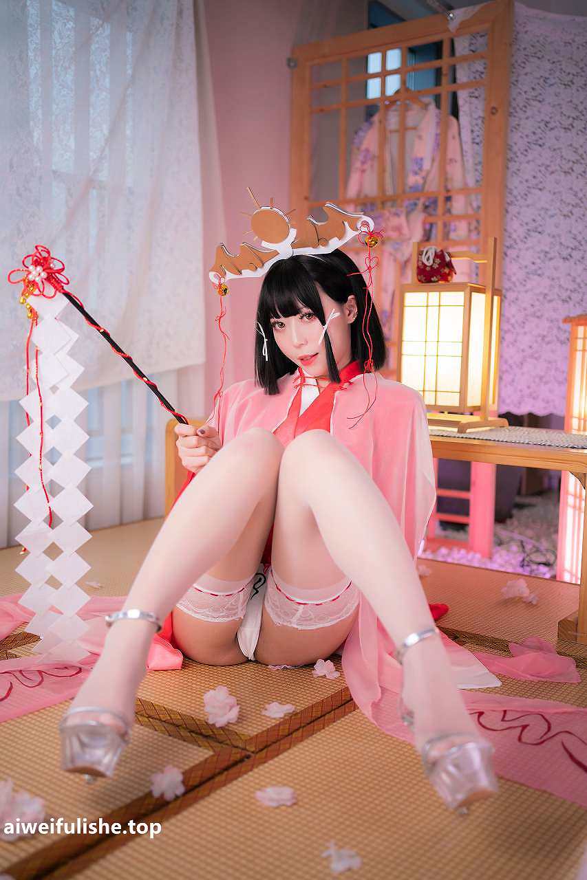 Money冷冷-辉夜姬巫女 [127P1V-2.21GB] cosplay美女-第2张
