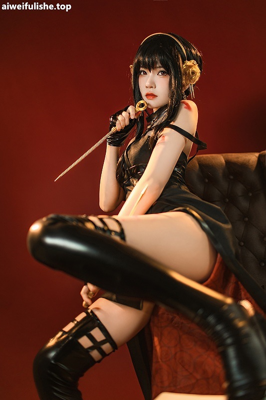 桜桃喵-约尔[20p243M] cosplay美女-第3张