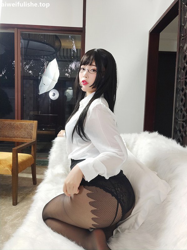 白烨-家庭教师 [67P-117MB] OL制服-第3张