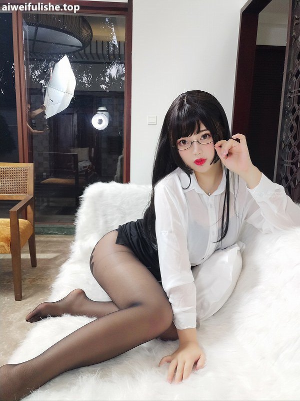 白烨-家庭教师 [67P-117MB] OL制服-第4张