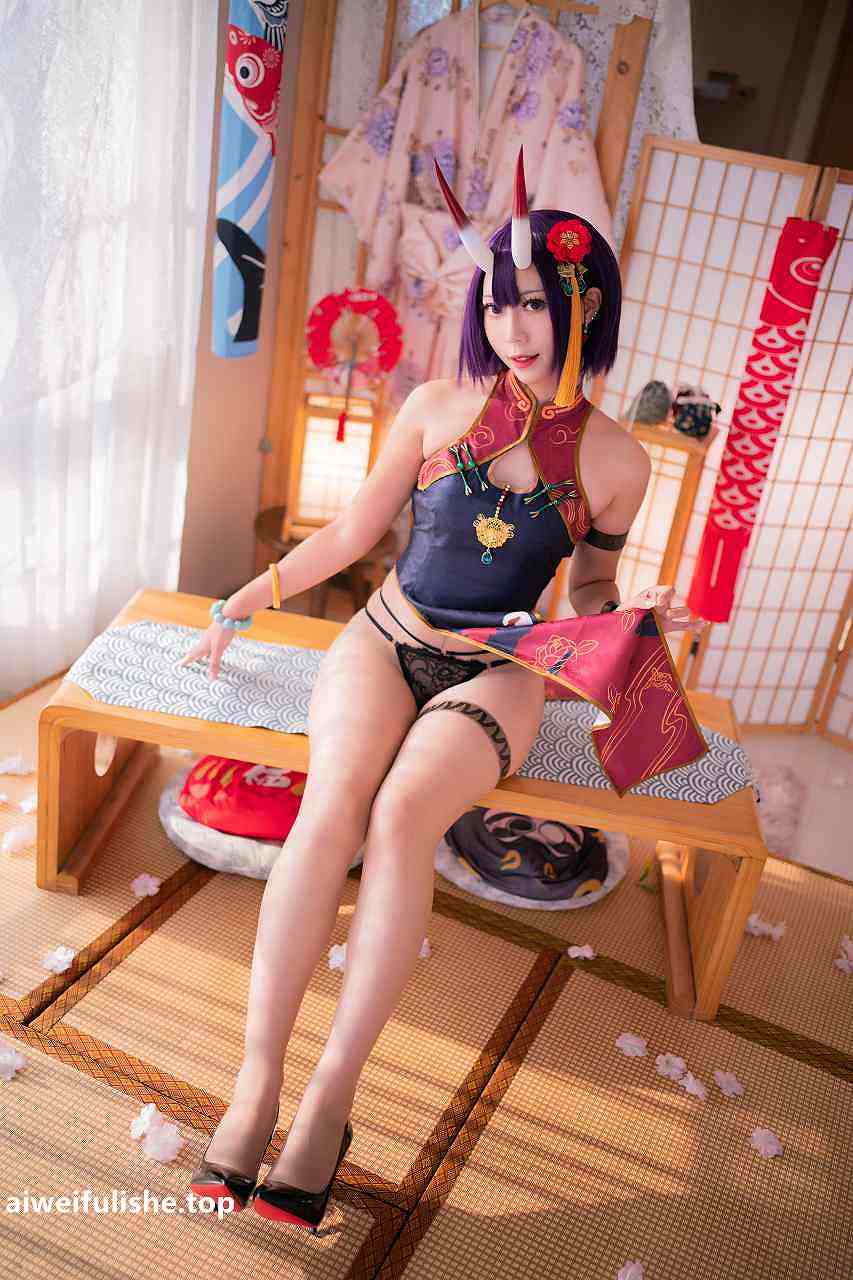 Money冷冷-酒吞高腰旗袍 [66P1V-5.17GB] 性感诱惑-第6张