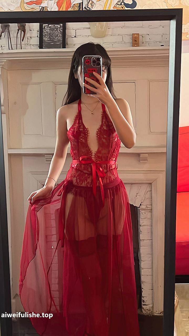 不呆猫-霸气红色人妻 [57P1V-1.77GB] 丝袜写真-第2张