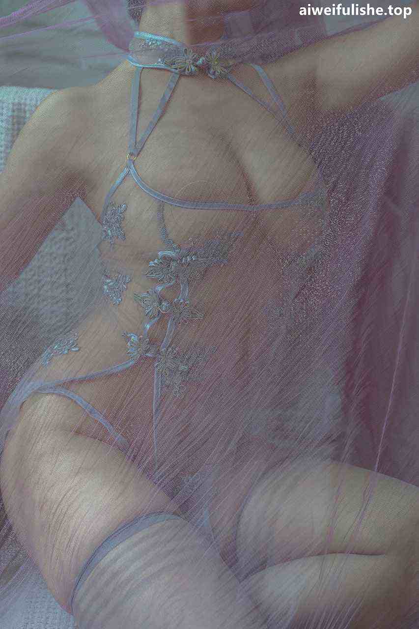 云溪溪 奶桃 N46旗袍合集 [70P1V-1.10GB] 巨乳-第7张