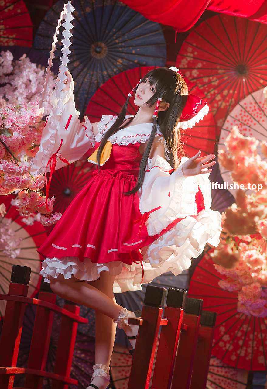楚楚子w-博丽灵梦 [12P-150MB] cosplay美女-第3张