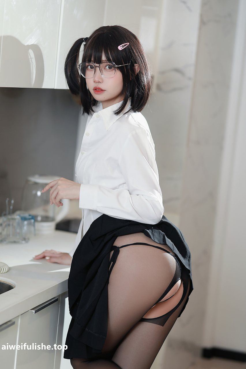 洛桑w伊梓-眼镜妹妹 [32P-307MB] JK制服-第4张