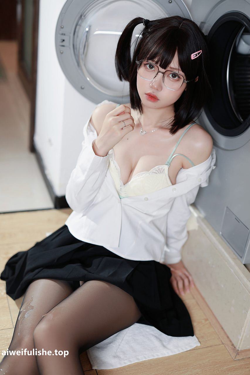 洛桑w伊梓-眼镜妹妹 [32P-307MB] JK制服-第6张