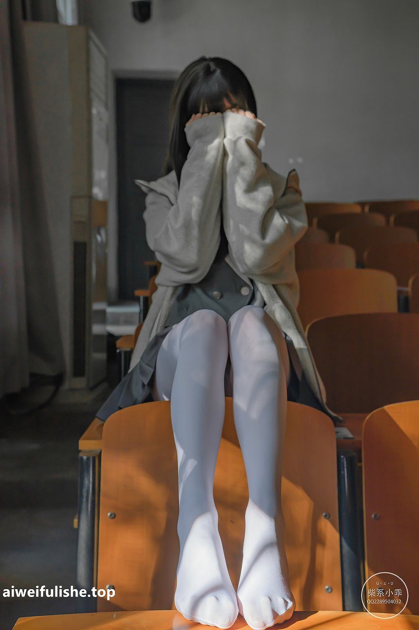 稚乖画册-夜夜 教室 [63P1V-595MB] JK制服-第2张