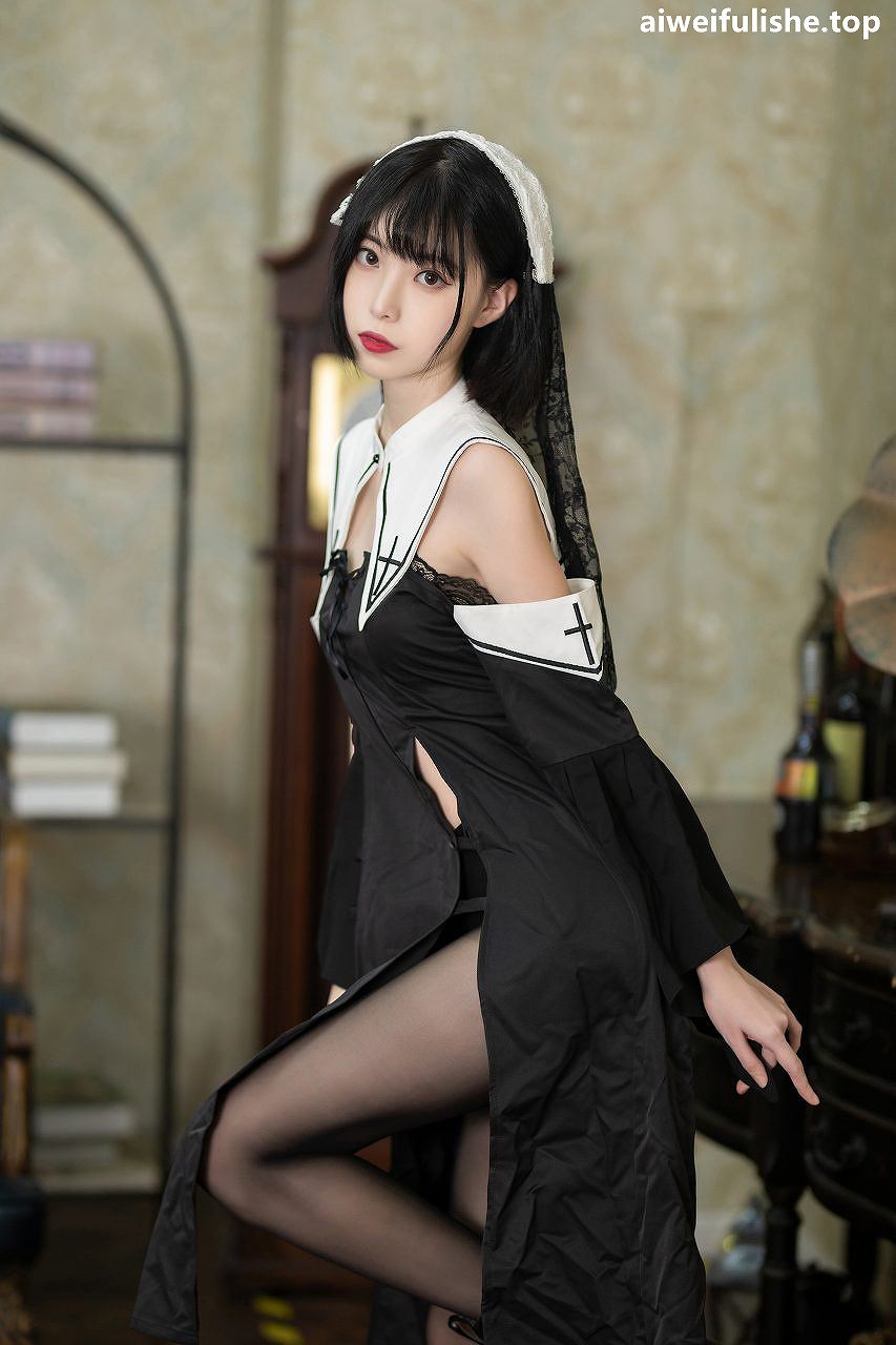 许岚LAN-暗黑修女 [40P-640MB] 修女装-第4张