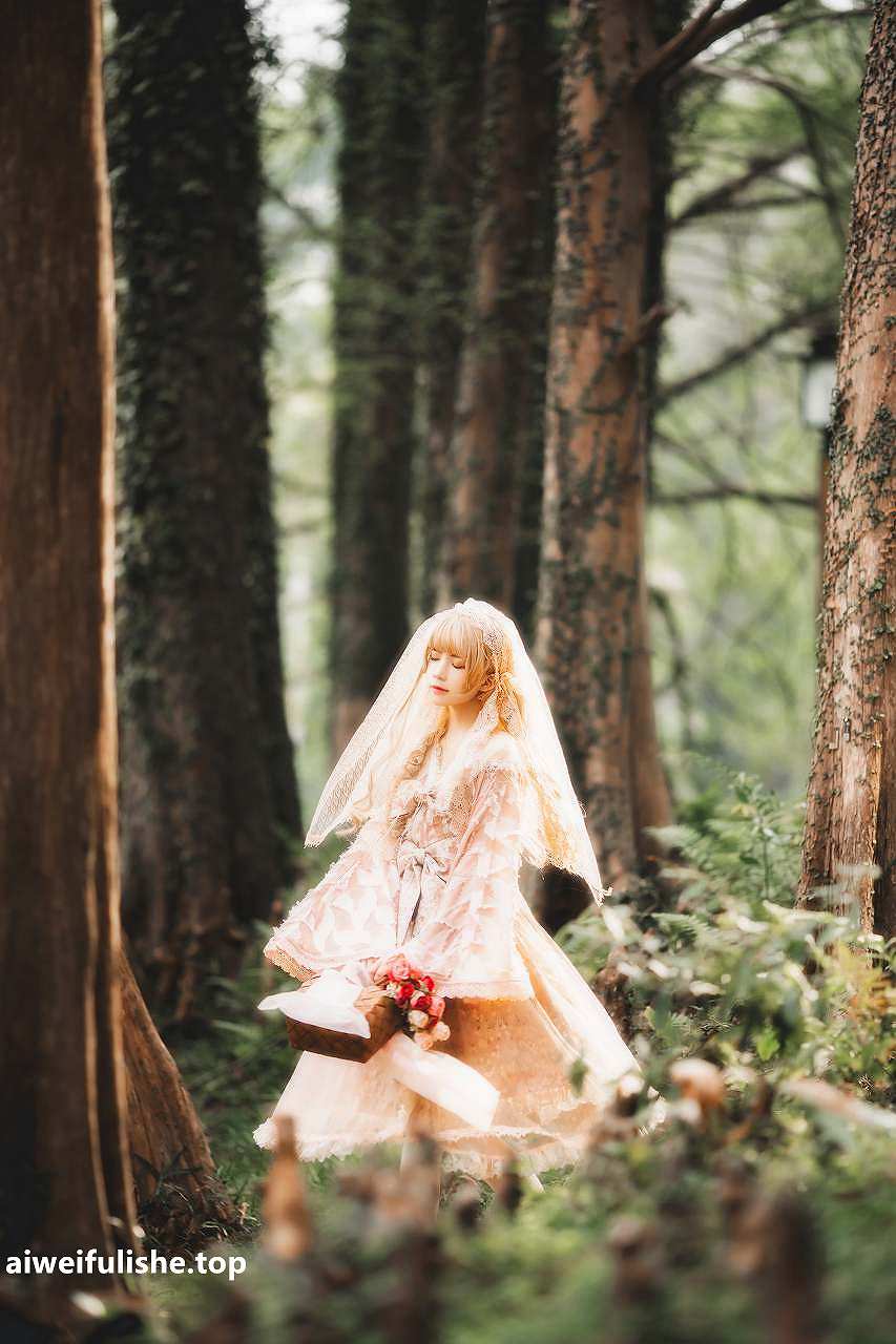 桜桃喵-天照LOLITA [21P-484MB] cosplay美女-第6张