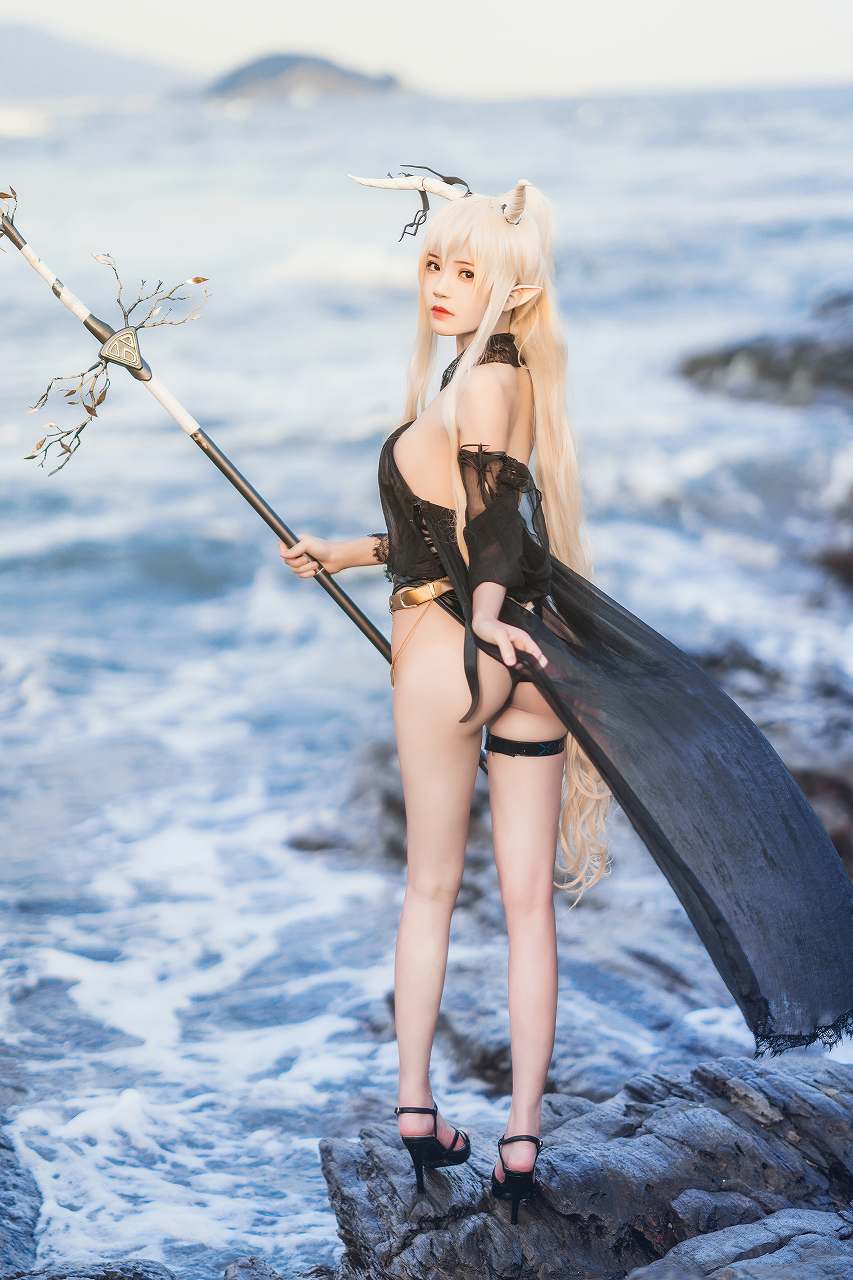 桜桃喵-闪灵泳装 [46P-453M] cosplay美女-第6张