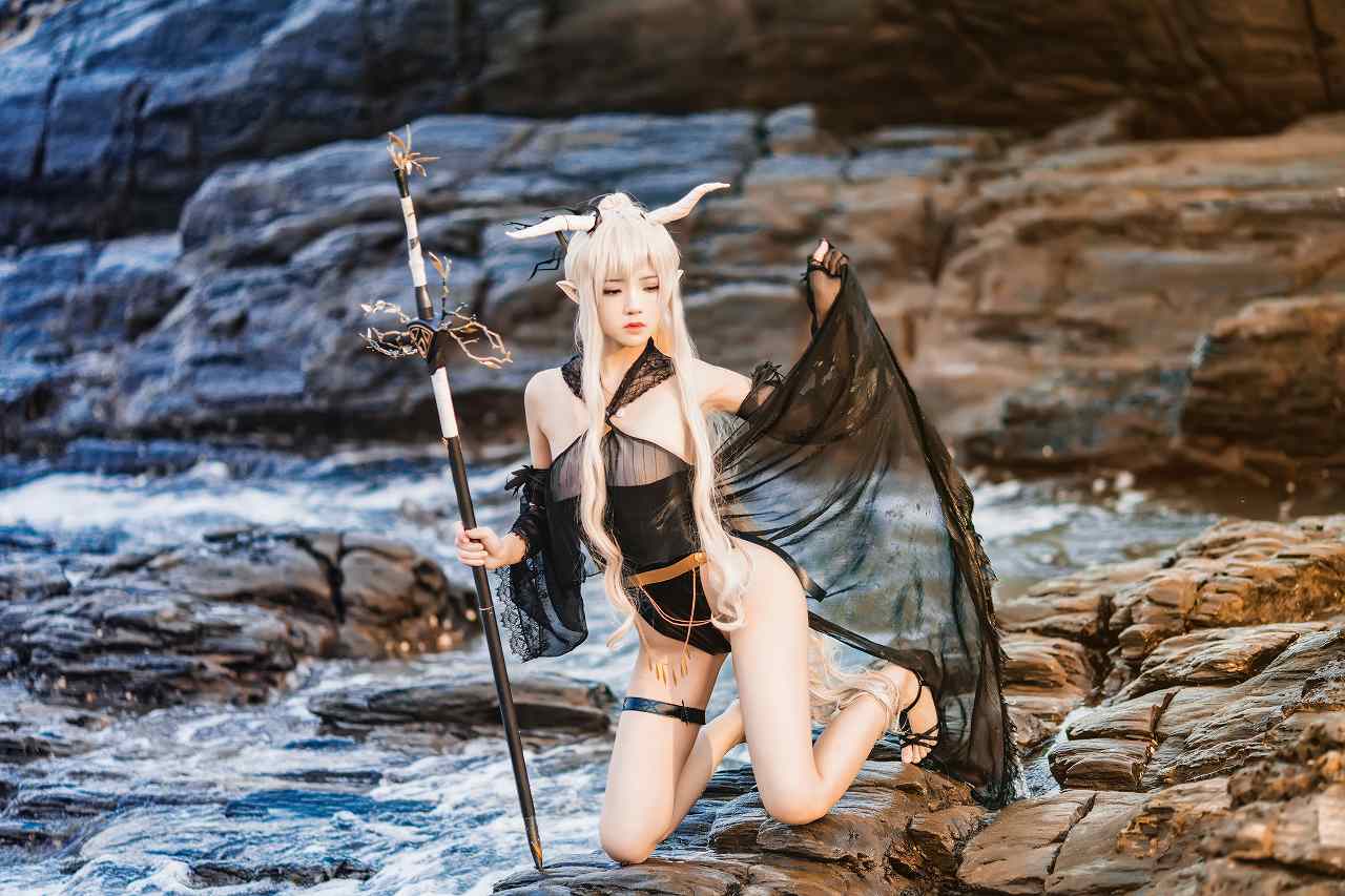 桜桃喵-闪灵泳装 [46P-453M] cosplay美女-第4张