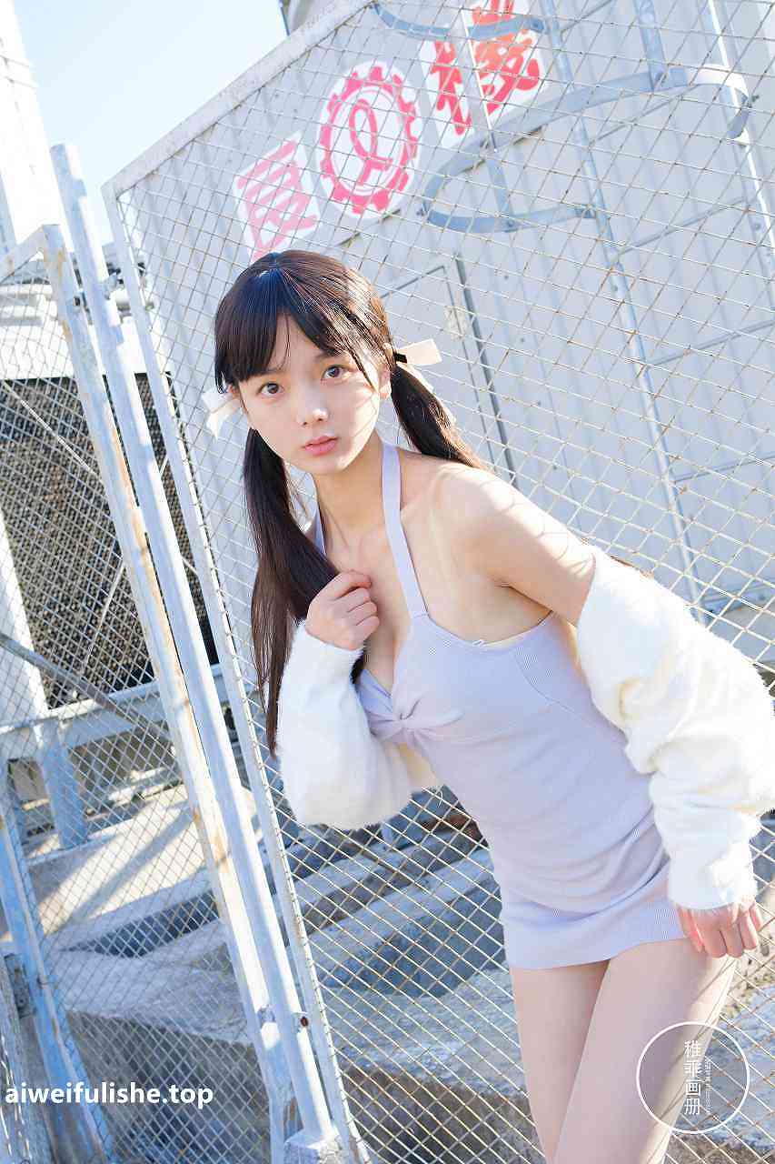 稚乖画册-夜夜 天台停车场肉丝 Lolita [83P1V-4.68GB] 微乳-第5张