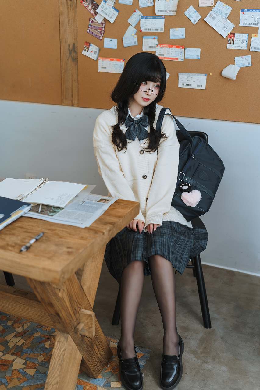 rioko凉凉子-关于我的青梅竹马是痴女这件事 [94P5V-1.32GB] JK制服-第4张