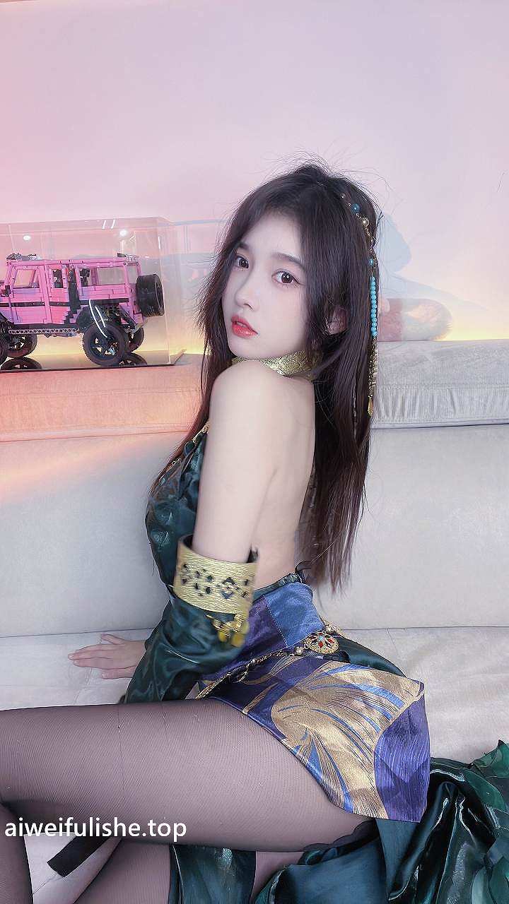 小小奶瓶儿-迦南 [17P1V-132MB] 网红福利-第5张