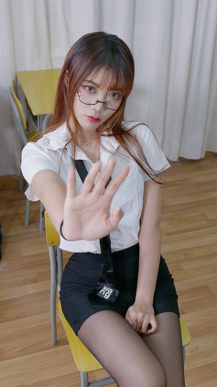 小须须-老师 [30P-40MB] OL制服-第4张