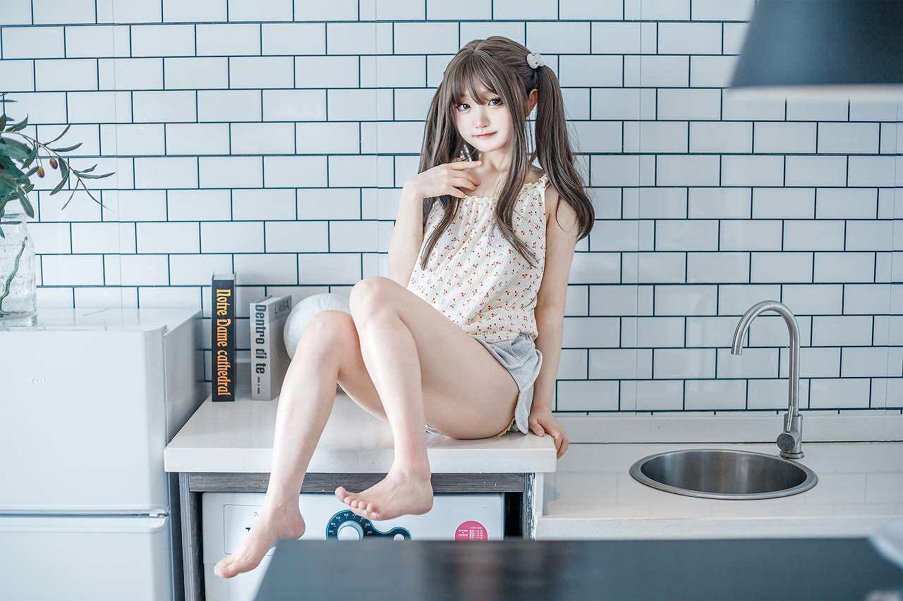 神沢永莉-黄色吊带睡衣兔兔 [22P-90MB] 清纯可爱-第4张