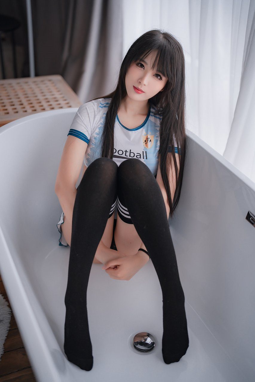 轩萧学姐-足球宝贝 [64P1V-253M] 性感诱惑-第3张