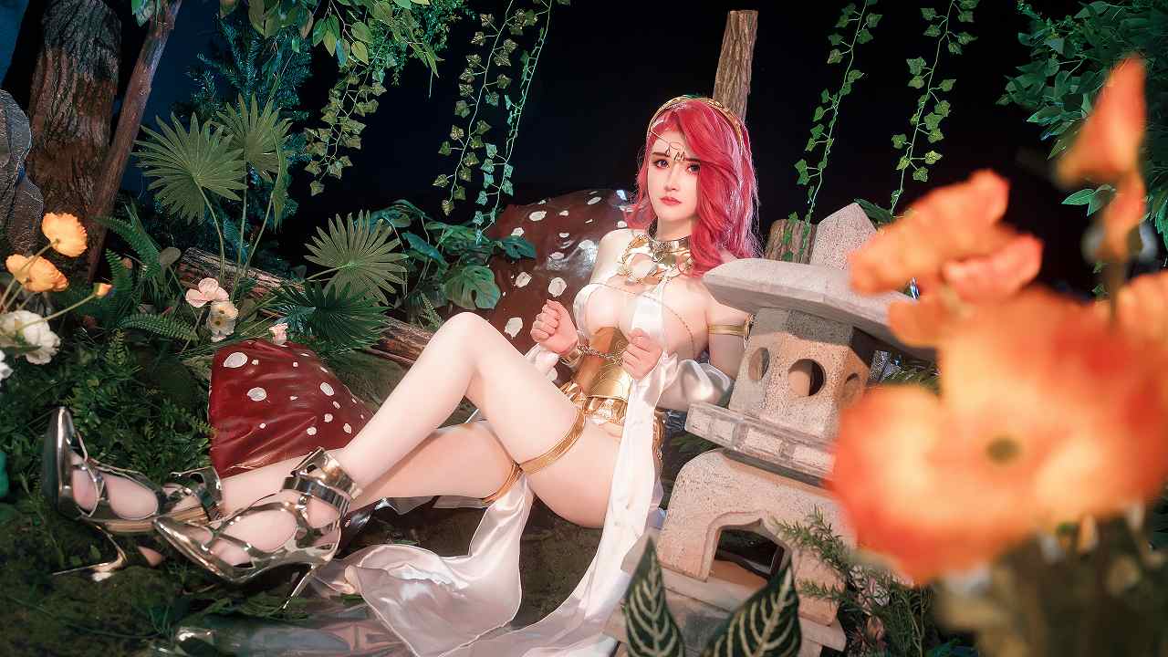 鹿八岁-哥布林女王 [81P1V-2.03G] cosplay美女-第1张