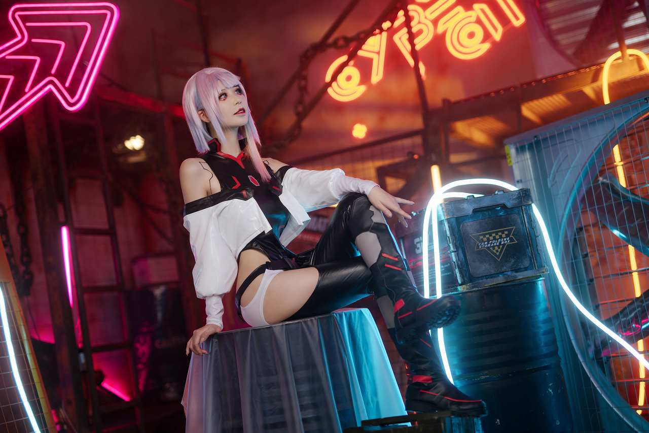 爱老师_PhD-赛博朋克 露西 [18P-177MB] cosplay美女-第2张