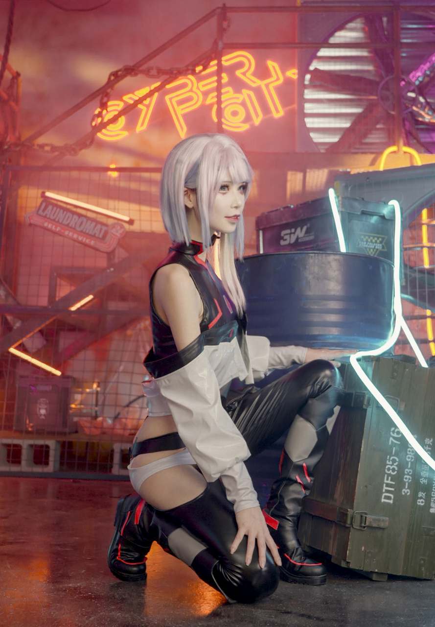 爱老师_PhD-赛博朋克 露西 [18P-177MB] cosplay美女-第5张