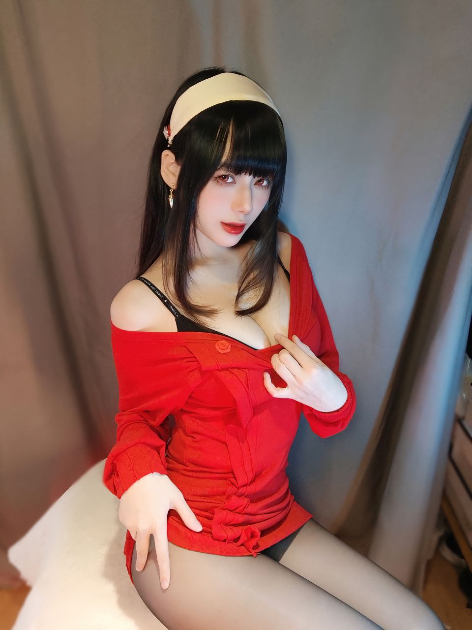九言-约尔毛衣 [18P-25MB] cosplay美女-第1张