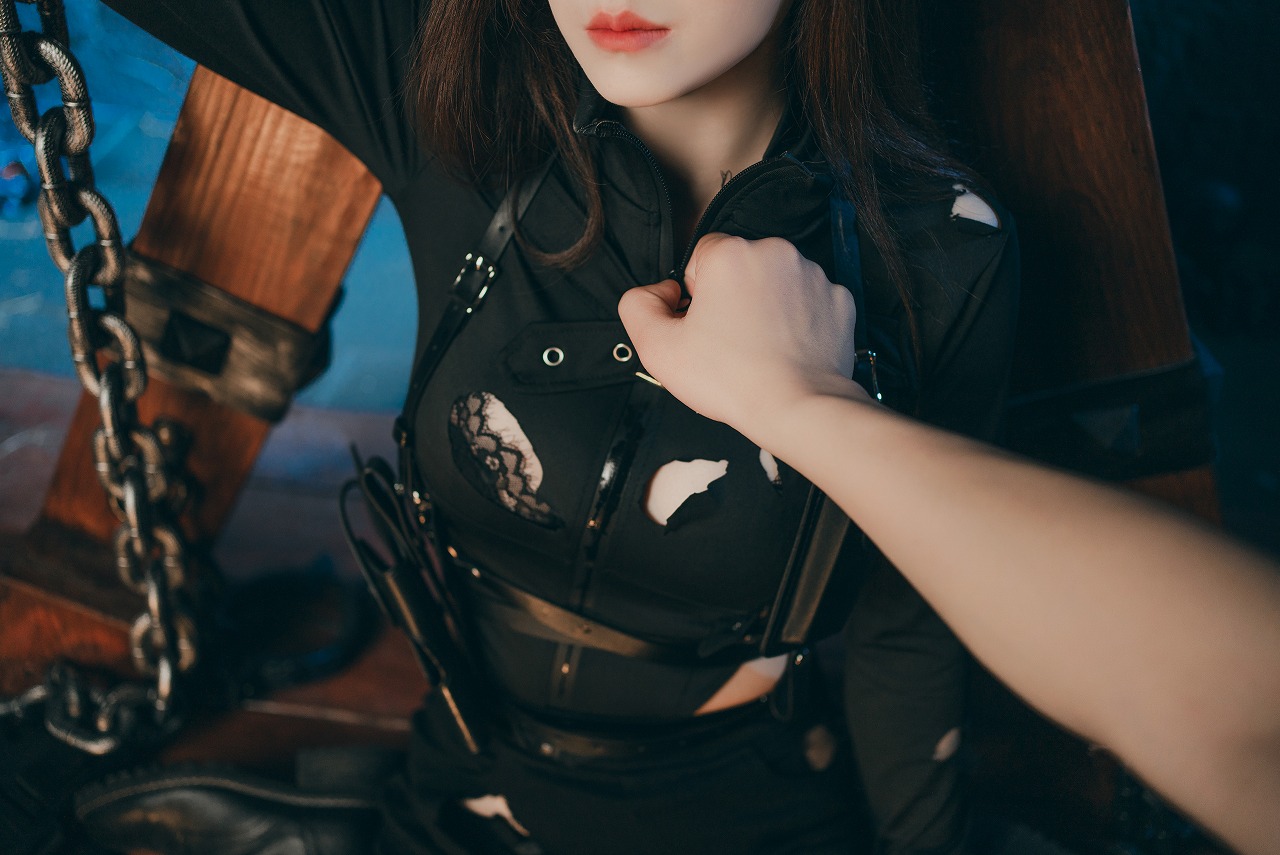 鹿八岁-特工的堕落.后篇 [126P+剧情版38P+1V-2.21GB] 原创cosplay-第4张